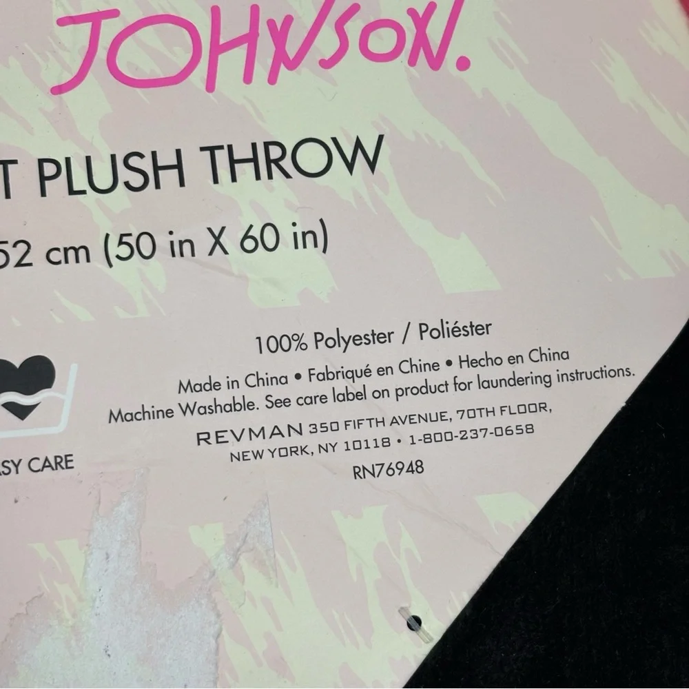 Betsey Johnson Ultra Soft Plush Throw Blanket Paris Colorful NWT